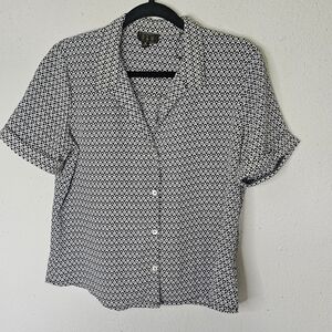 OLM brand Boxy Mother of‎ Pearl Button Up Blouse Career Professional Size Medium
